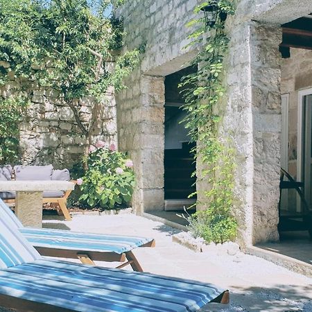 Rector'S Villa - Charming Retreat In Old Town With Jacuzzi In Private Courtyard Раб Екстер'єр фото