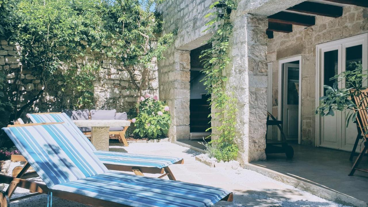 Rector'S Villa - Charming Retreat In Old Town With Jacuzzi In Private Courtyard Раб Екстер'єр фото